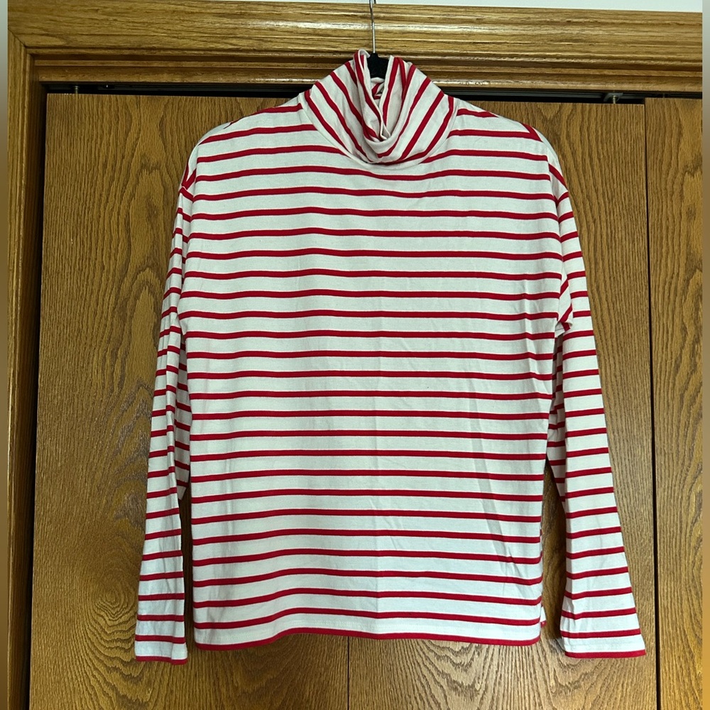GAP Red and White Striped Tee